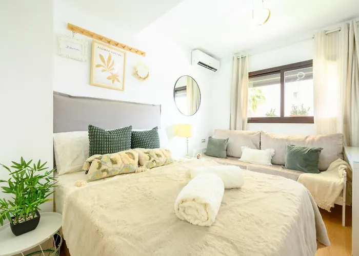 Estudio Con Parking Teatinos Malaga Living