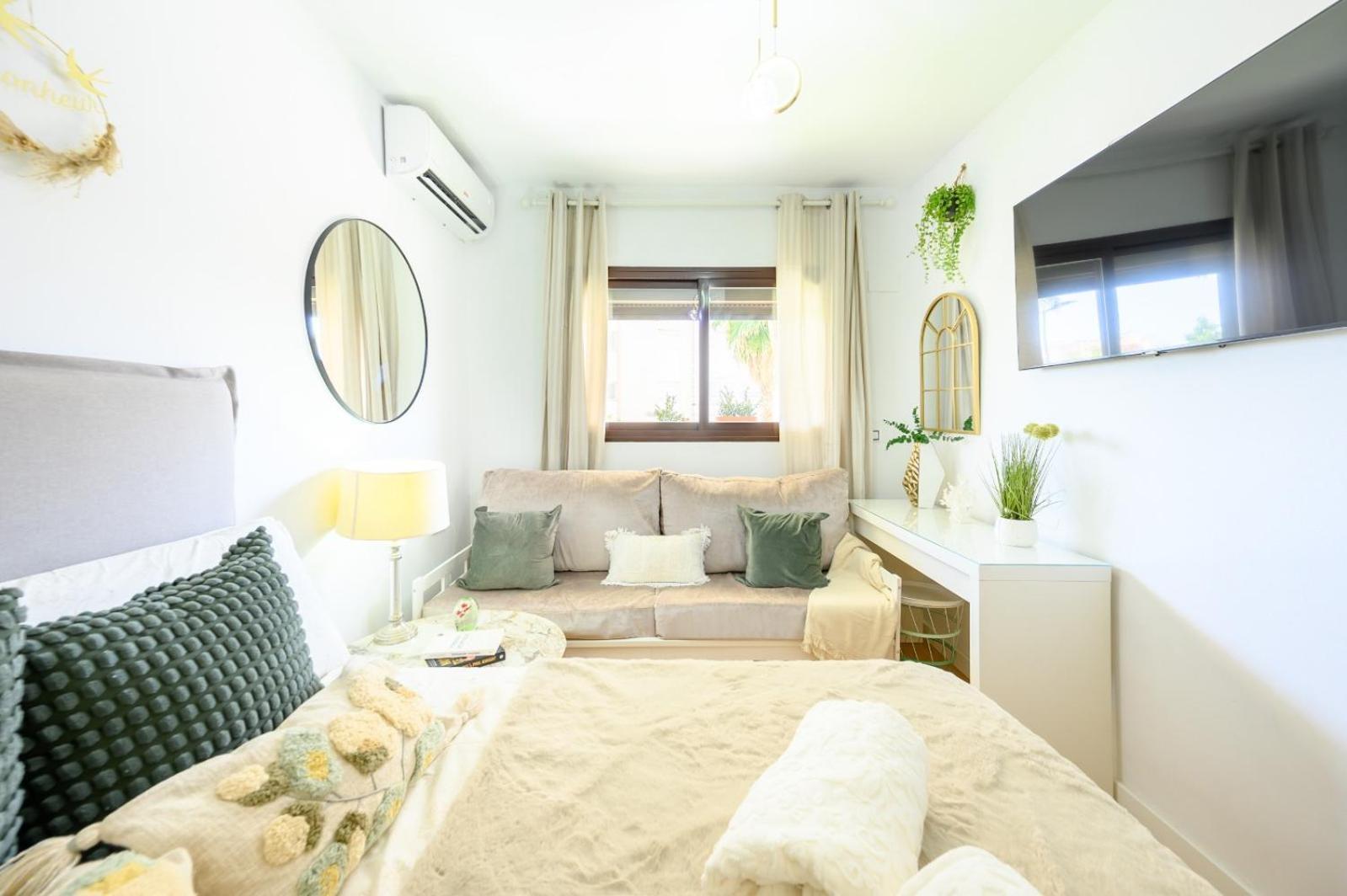 Estudio Con Parking Teatinos Living Apartment Málaga