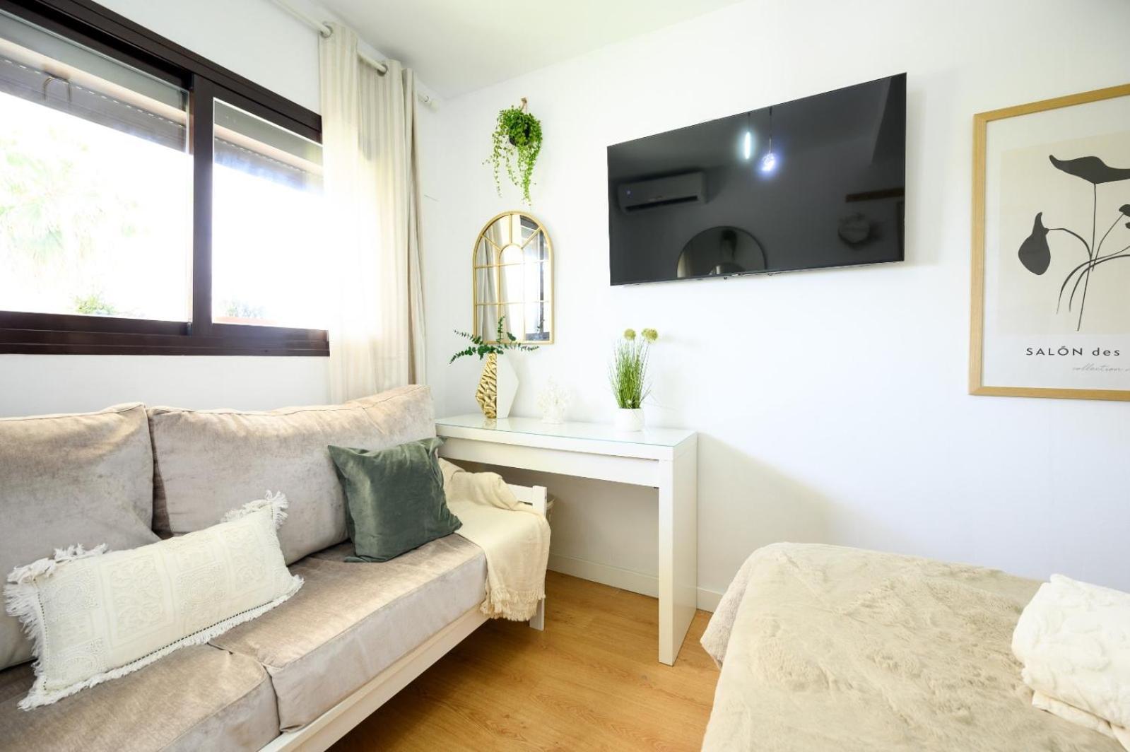 Apartment Estudio Con Parking Teatinos Living
